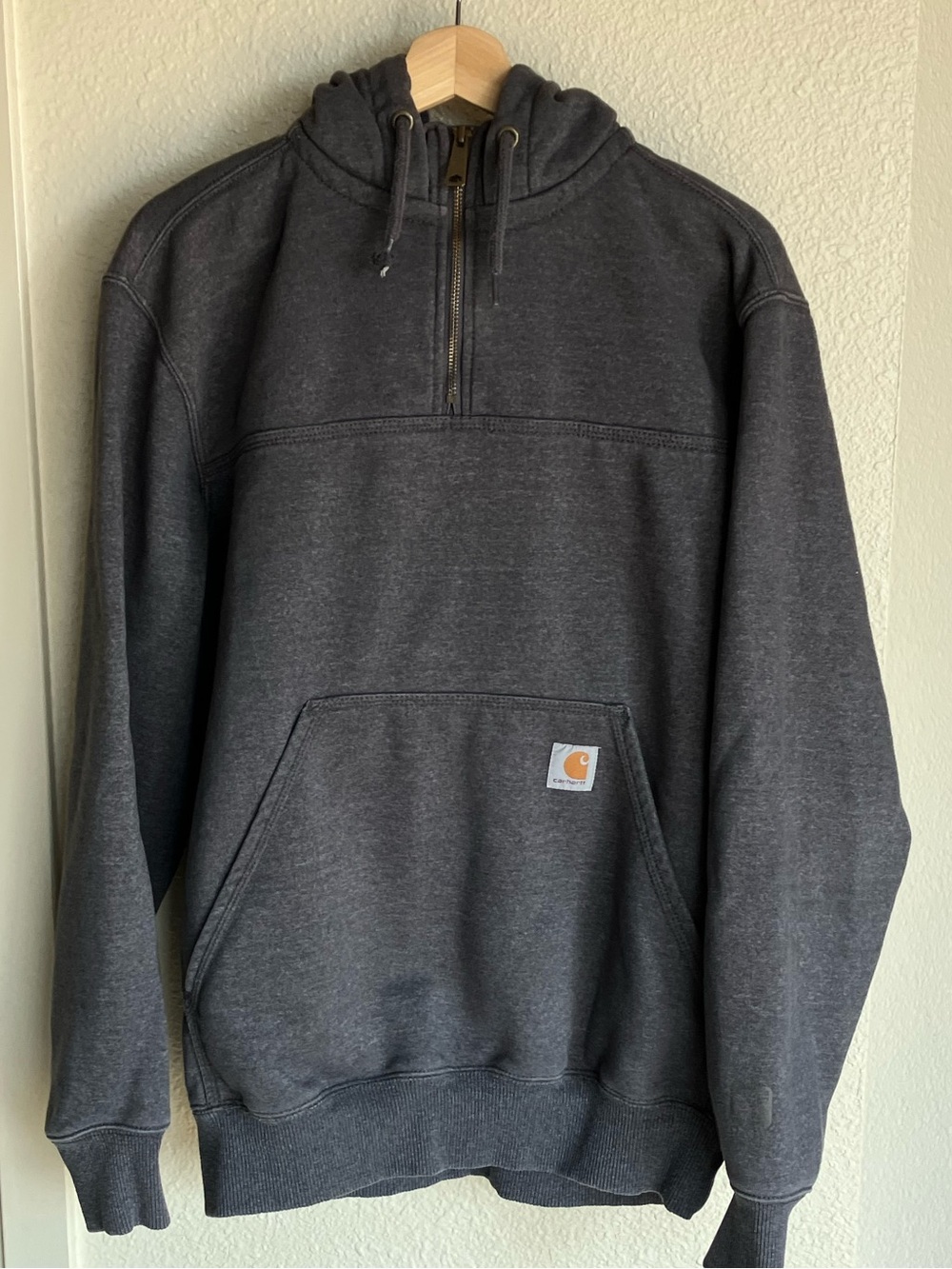 Carhartt Paxton Sweatshirt style 100617
Carbon Gray